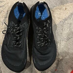 Flux Adapt Trail Runner black size 10.5 men NEW without box